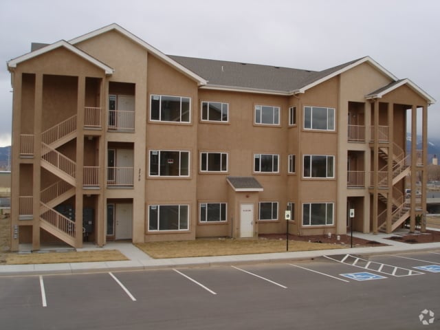 Bentley Commons, Colorado Springs, CO 80910 - photo 5