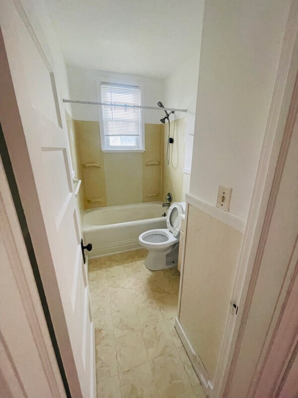 3712 Parkside Dr unit 2, Baltimore, MD 21206 - photo 4