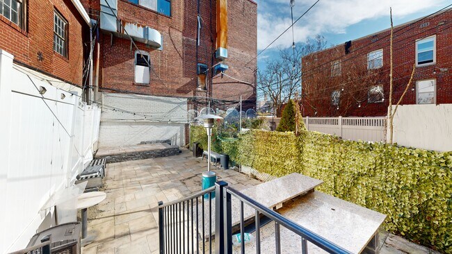 214 2nd St SE, Washington, DC 20003 - photo 2