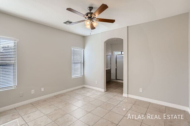 13723 W Maui Ln, Surprise, AZ 85379 - photo 7