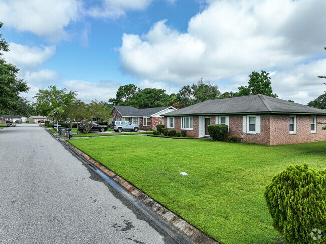 Forest Hills streets are full of brick single story ranch-style homes.