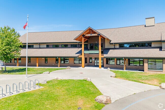 Hawk Elementary at Jackson Park has a 15:1 student to teacher ratio.