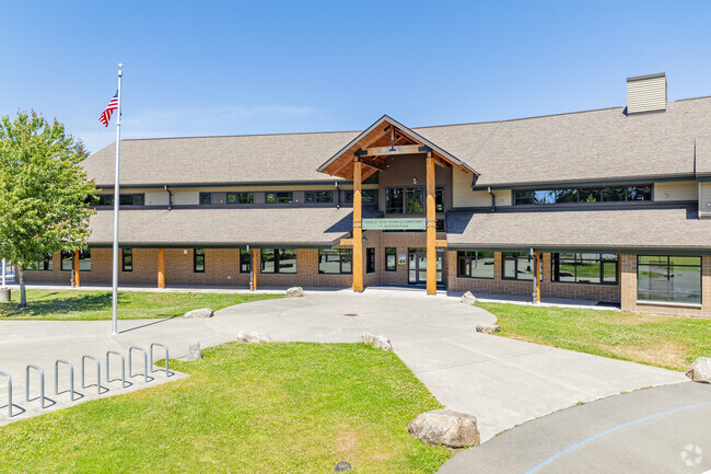 Hawk Elementary at Jackson Park has a 15:1 student to teacher ratio.