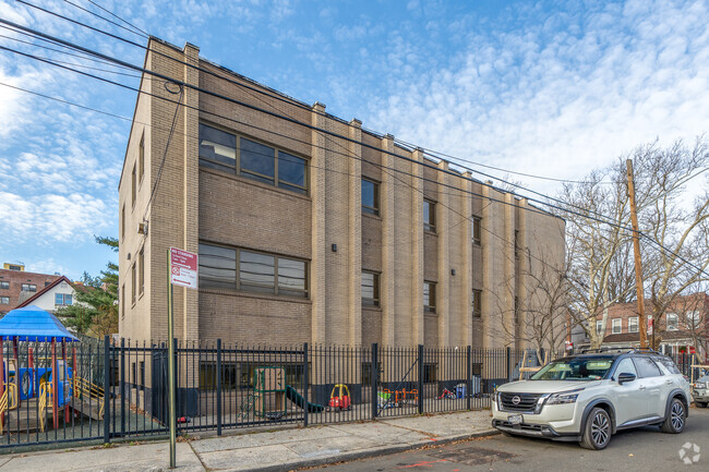 Yeshivat Ohr Haiim is a private Jewish school located in Richmond Hill.
