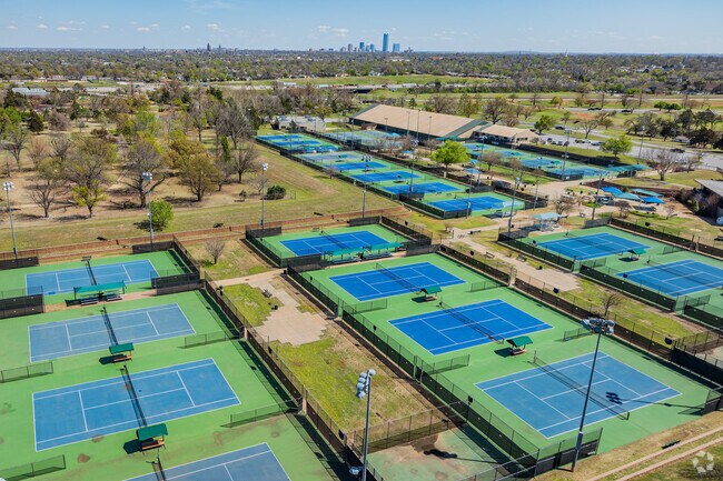 Will Rogers Gardens offers plenty of tennis courts for locals to enjoy.