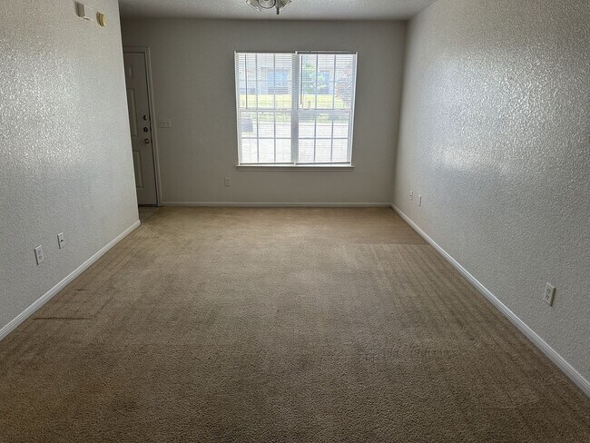 205 Lydia Dr unit C, Killeen, TX 76541 - photo 3