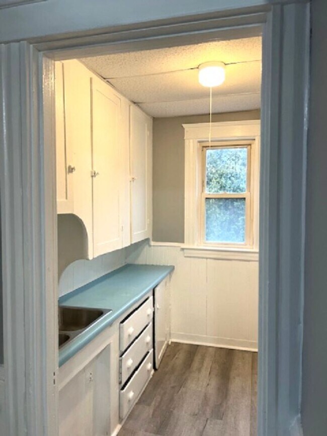 311 Ward St unit 2, Woonsocket, RI 02895 - photo 3