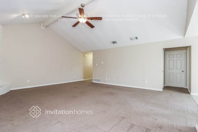 6402 Big Springs Dr, Arlington, TX 76001 - photo 4