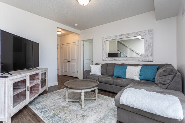 3BR, 3BA - Valley View