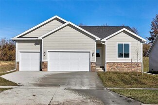 529 Meadows Ct, Polk City, IA 50226