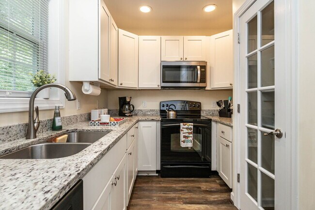 1302 Ed Cook Rd unit 1302-B, Durham, NC 27703 - photo 6