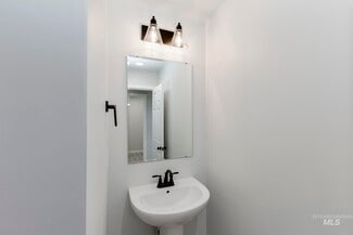 1620 Long Pond St, Middleton, ID 83644