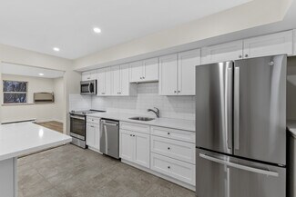 5 Horizon View Dr W, East Greenbush, NY 12061