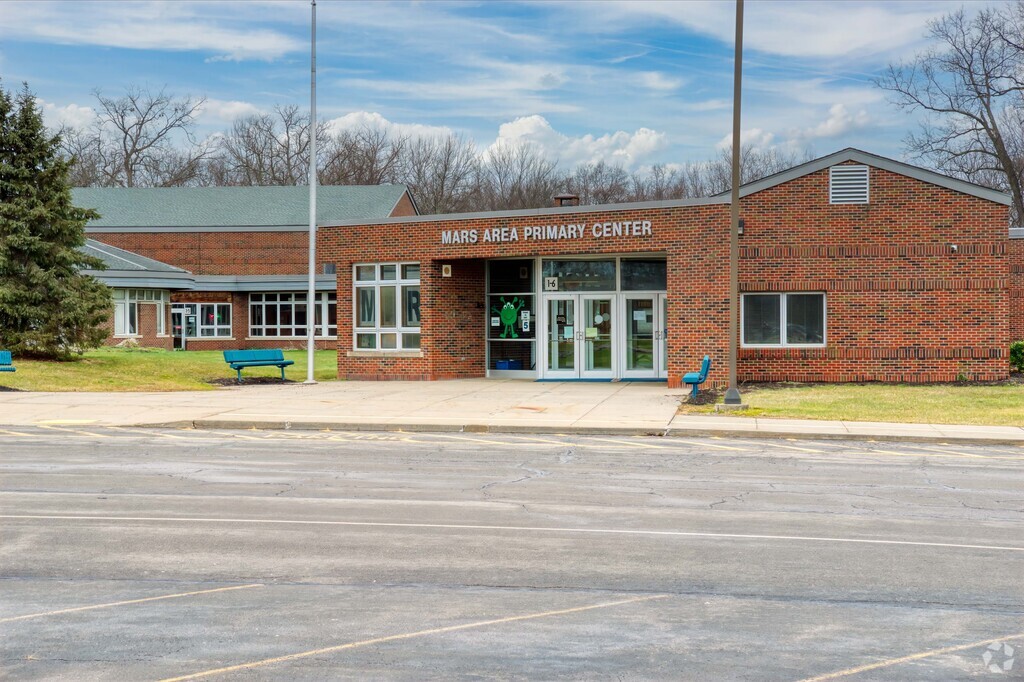 Mars Area Primary Center is a K-1 school with a C+ grade from Niche.
