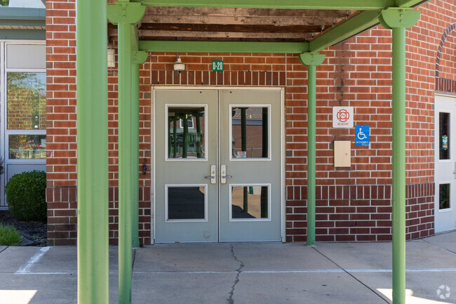 Southampton Twp School #2 has grades 3-5.