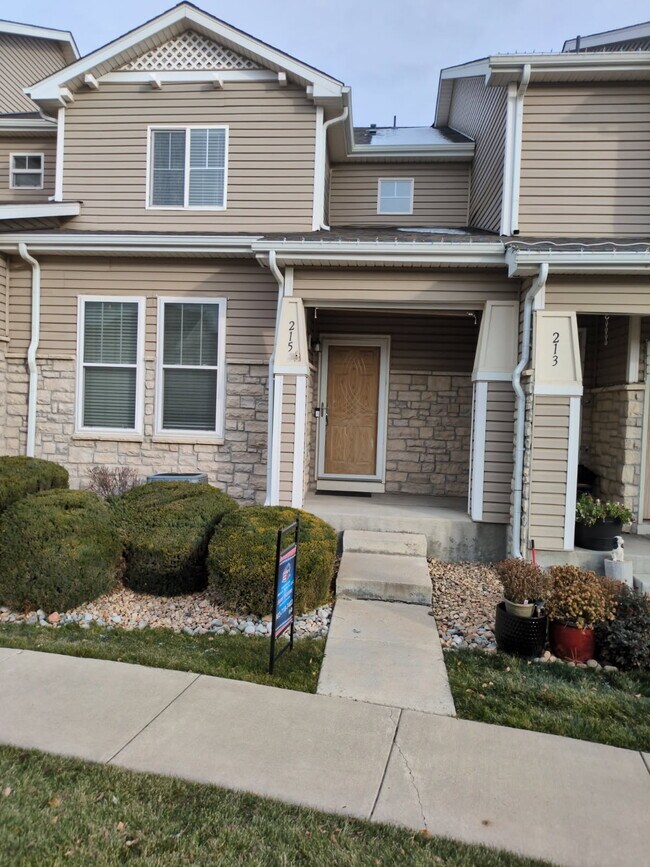 215 Blue Bonnet Dr, Brighton, CO 80601 - photo 2