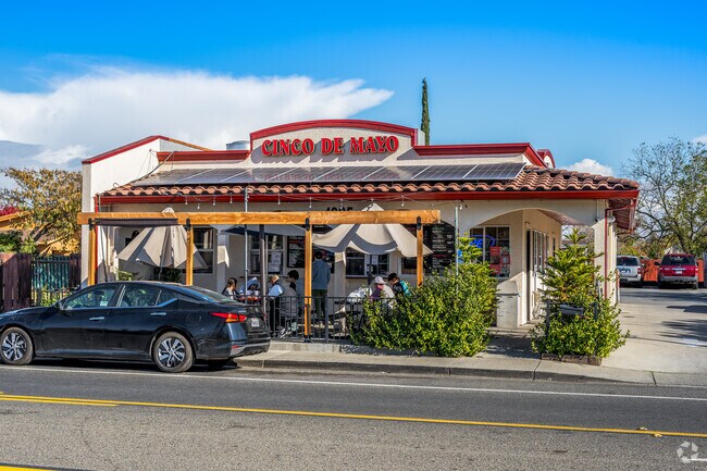 Cinco De Mayo offers great Mexican cuisine with an outdoor patio in Olivehurst.
