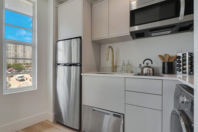 4025 Indian Creek Dr unit ID1272091P, Miami Beach, FL 33140 - photo 6