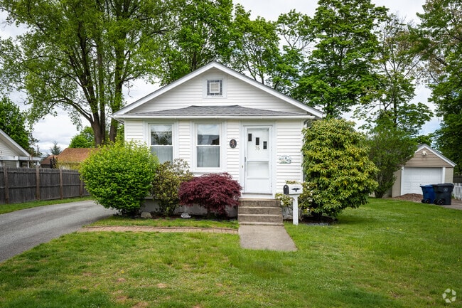 Classic colonial ranch homes dotting the Greenwood landscape, RI.
