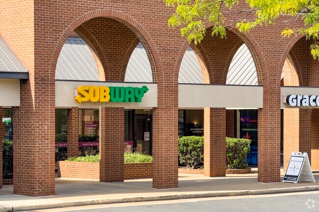 There are plenty of places to eat in South Manassas from sit down restaurants to fast food.