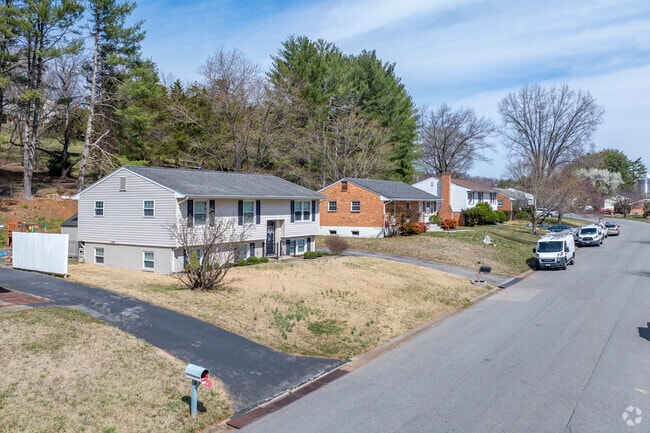 Bi-levels and Ranches line Sorrell Ln in Cave Spring.