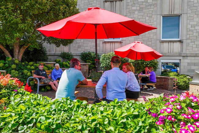 Local workers enjoying lunch in Downtown Ramsey.