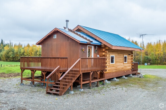 There are many cabins in Salcha, built for the weather and utilizing the environment.