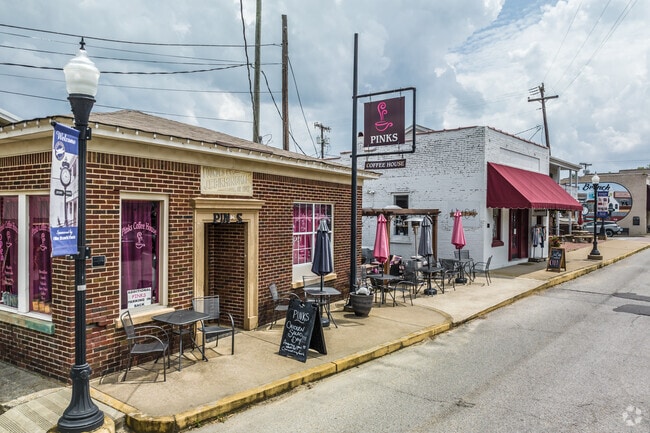 Enjoy a quick bite or one of the many classic drinks at Pink's Coffee House in Olive Branch.