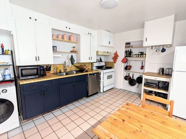 Kitchen with Heat Pump 2-in-1 Washer Dryer