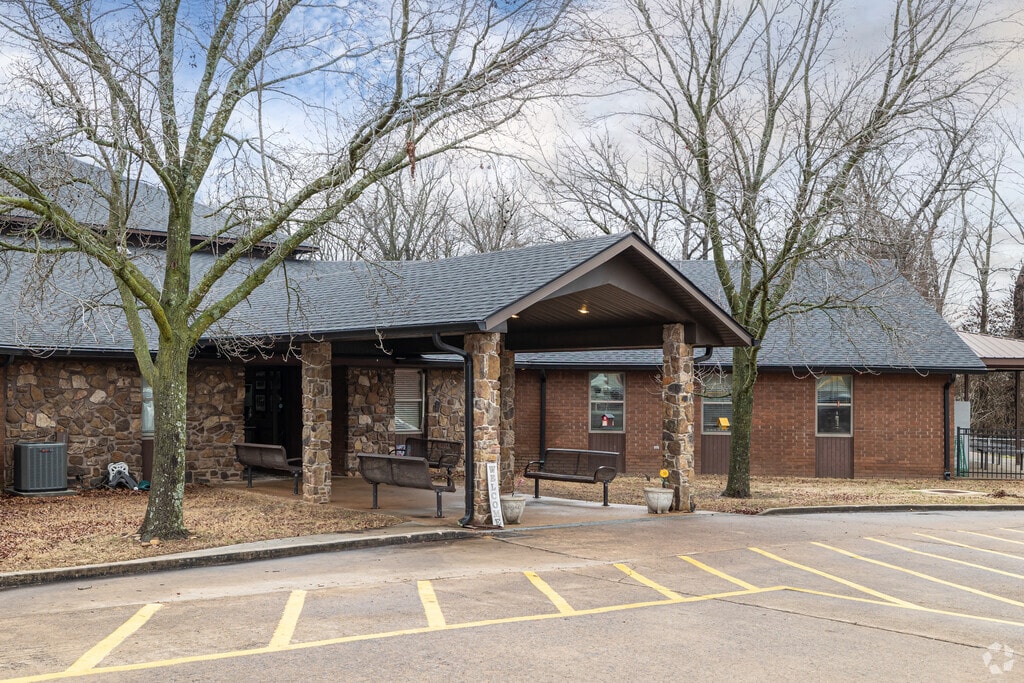 Ozark Adventist School is a private school in Gentry, serving pre-kindergarten through eighth.