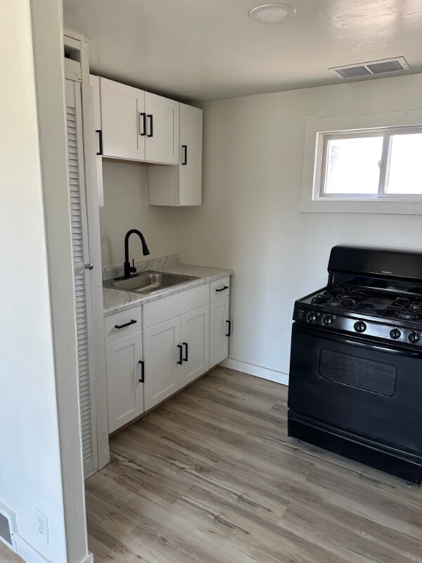 W220N9009 Waukesha V, Menomonee Falls, WI 53051 - photo 2