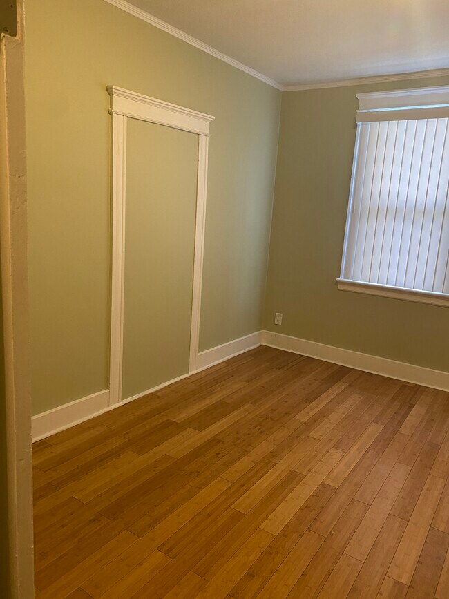 18 N Spring St unit 14 N Spring St Apt 1, Ansonia, CT 06401 - photo 5