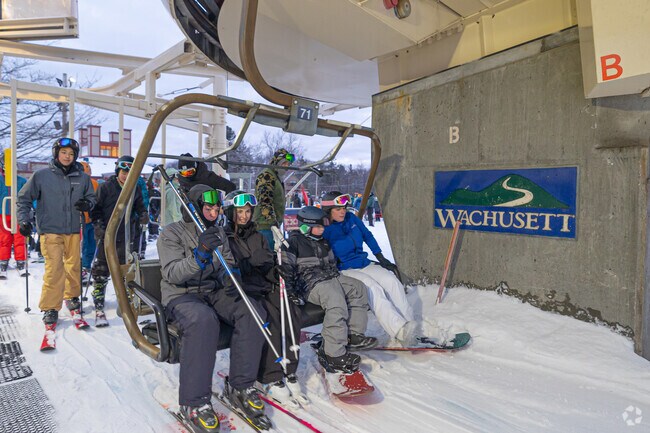 Greenfield’s residents are just a short drive from the breathtaking Wachusett Mountain, where skiers can bask in the beauty of its untouched, snow-draped slopes.