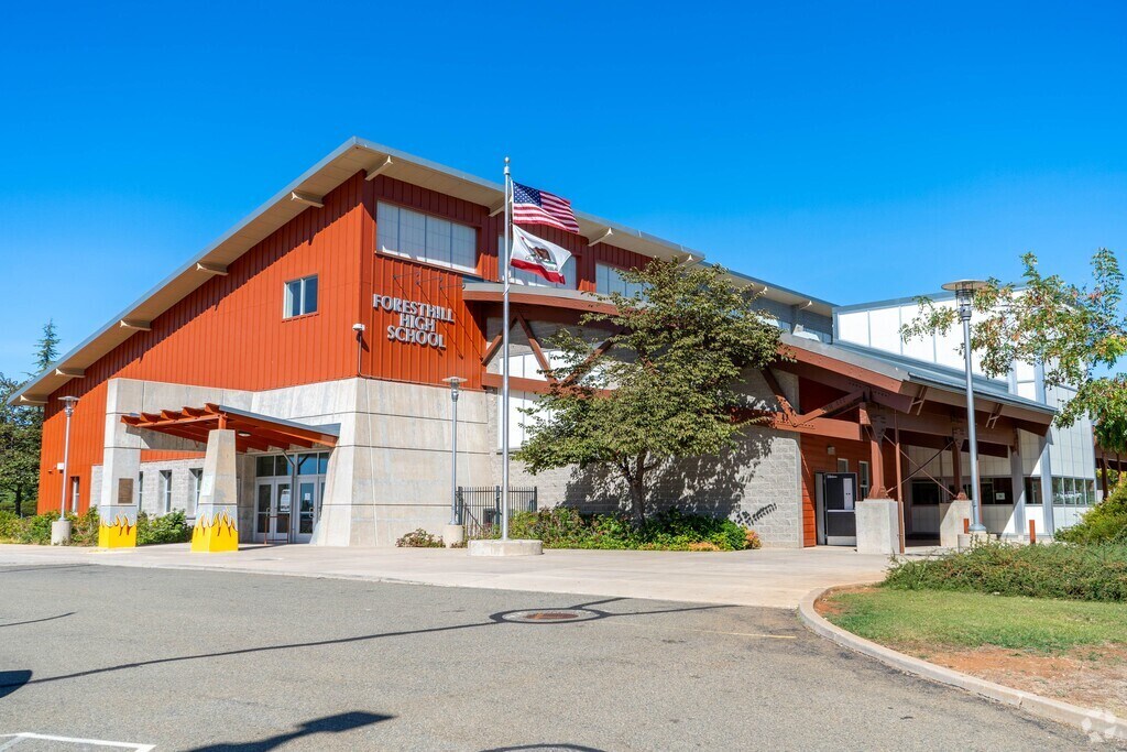 Foresthill High School serves students in the Placer County community.