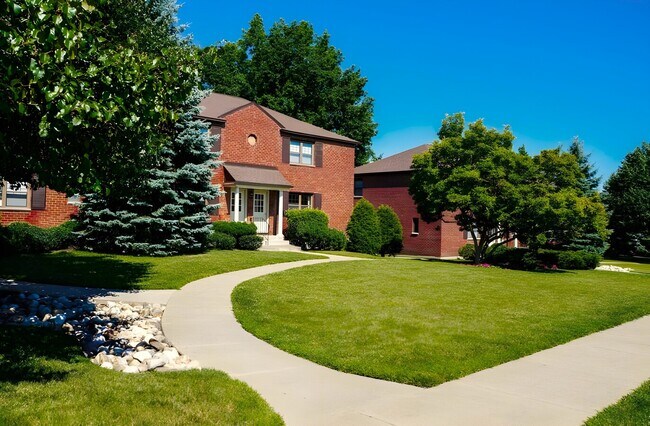 Sheridan, Schenectady, NY 12308 - photo 2