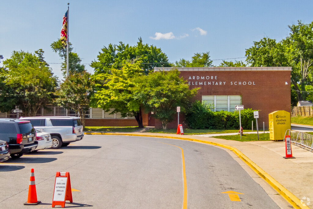 Entrance to Ardmore Elementary School.