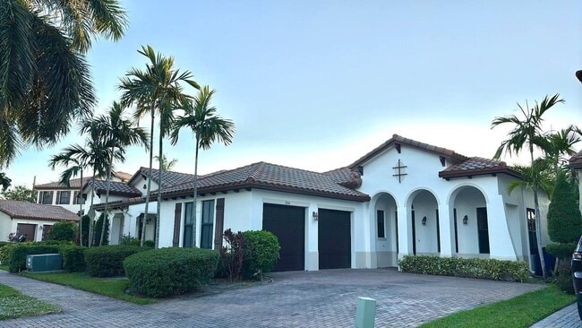 2666 NW 83rd Way, Pembroke Pines, FL 33024 - photo 2