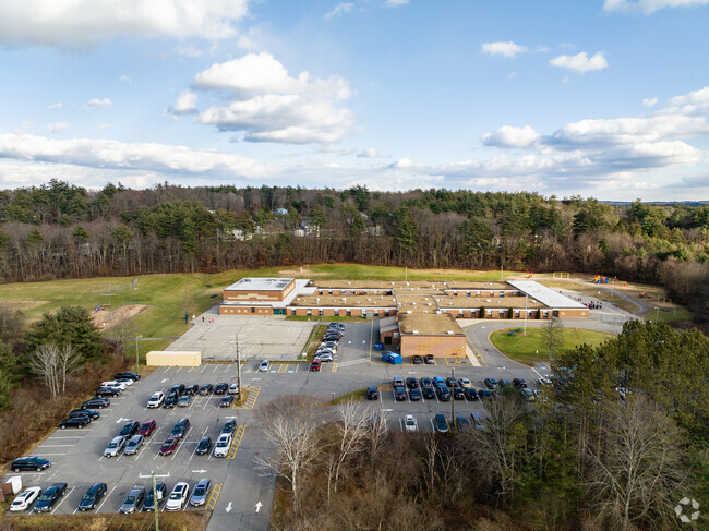Reeds Ferry Elementary School in Merrimack, NH serves grades K-5.