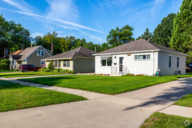 Homes in Roosevelt are a mix of smaller and larger homes.