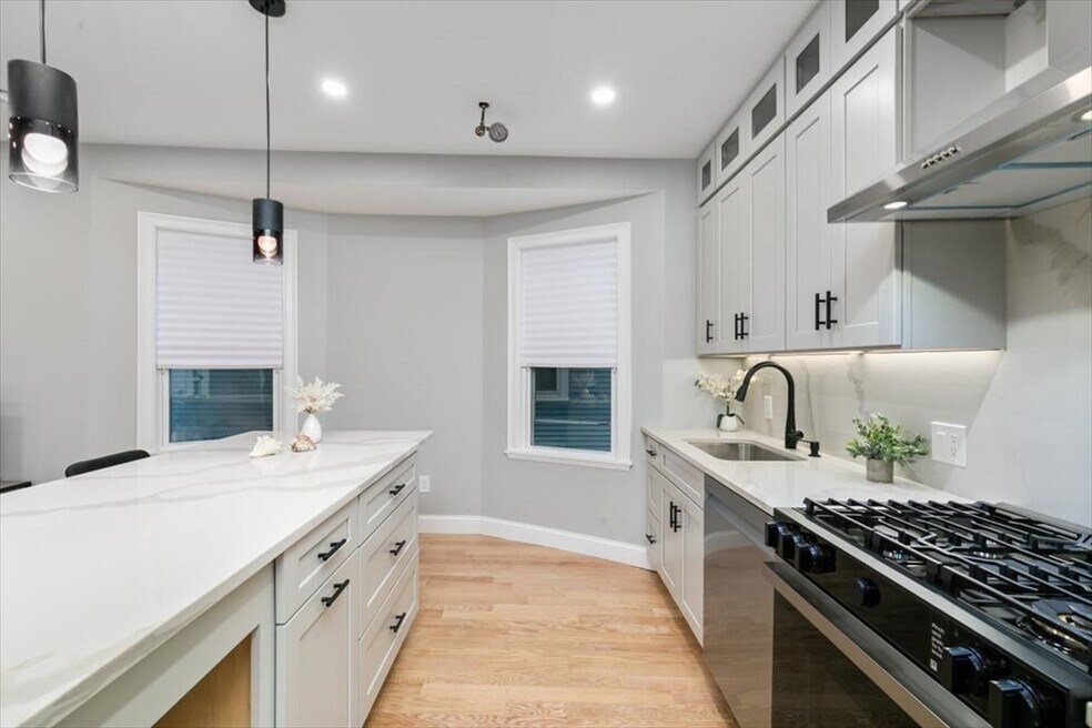 755 Boylston St unit B, Chestnut Hill, MA 02467 - photo 1