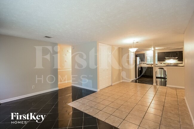 5225 Martins Crossing Rd, Stone Mountain, GA 30088 - photo 2