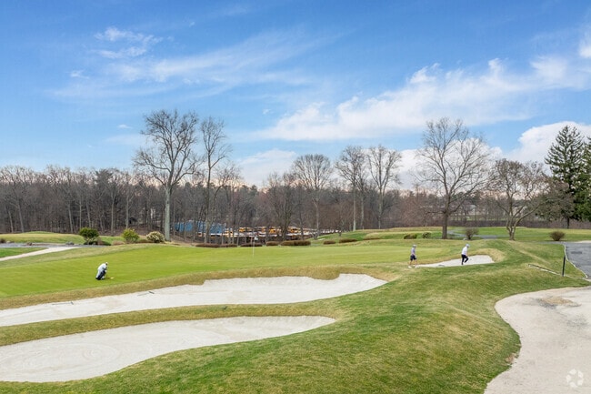 Fairview is seated next to major golf courses like Metropolis Country Club.