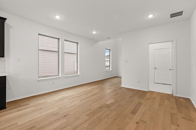 10310 Bartenheim Dr, Schertz, TX 78154 - photo 2