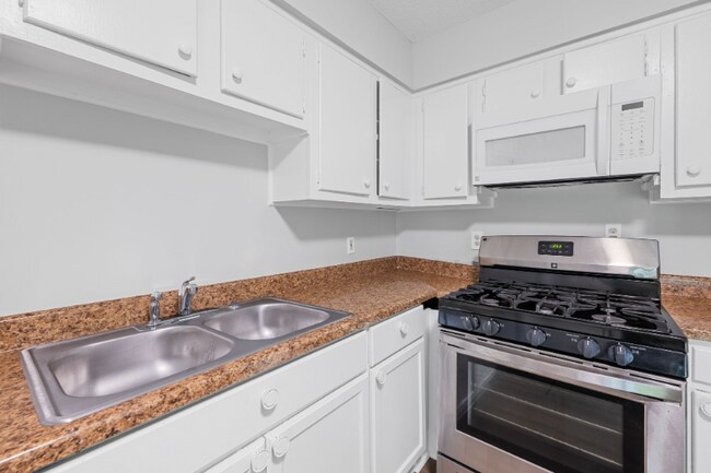 1208 Gadd Rd, Hixson, TN 37343 - photo 5