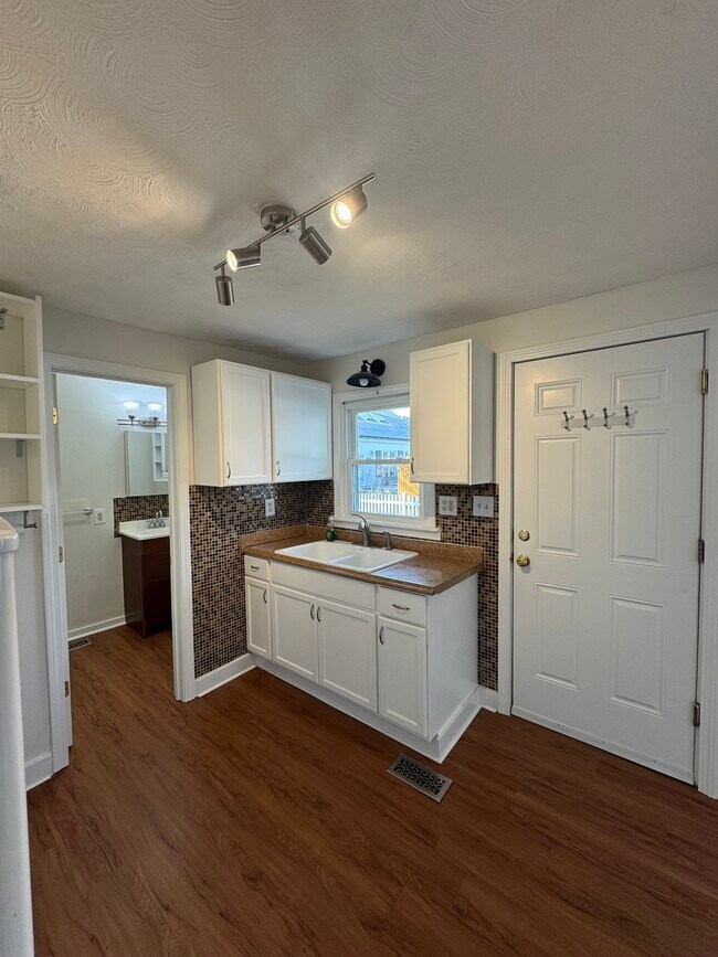 178 Carroll St unit 178, Keene, NH 03431 - photo 3