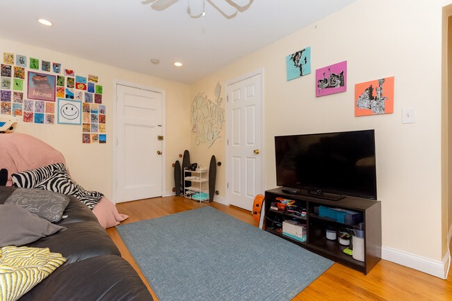 54 Egmont St unit 1, Brookline, MA 02446 - photo 2