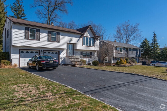 Single family homes in Cedar Knolls typically have garages.