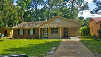 4225 Arrowhead Rd, Memphis, TN 38118