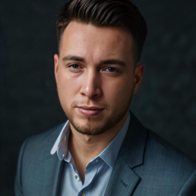 Agent Photo