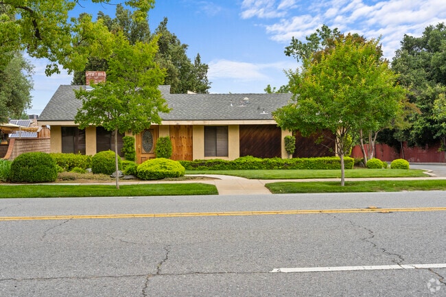Ranch homes with manicured front yards are common in Downtown Redlands.